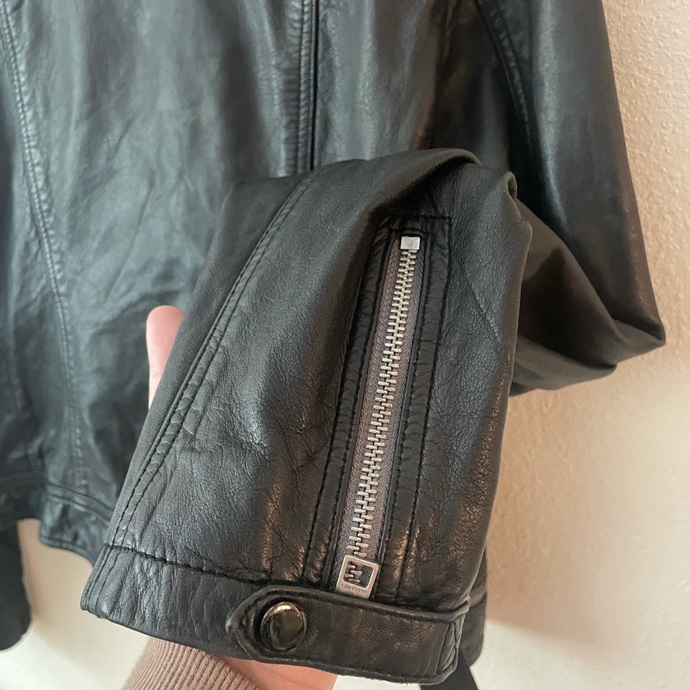 NEW ALL SAINTS LEATHER JACKET WITH QUILTED SHOULDERS AND BLACK HARDWARE!! - Picture 6 of 9
